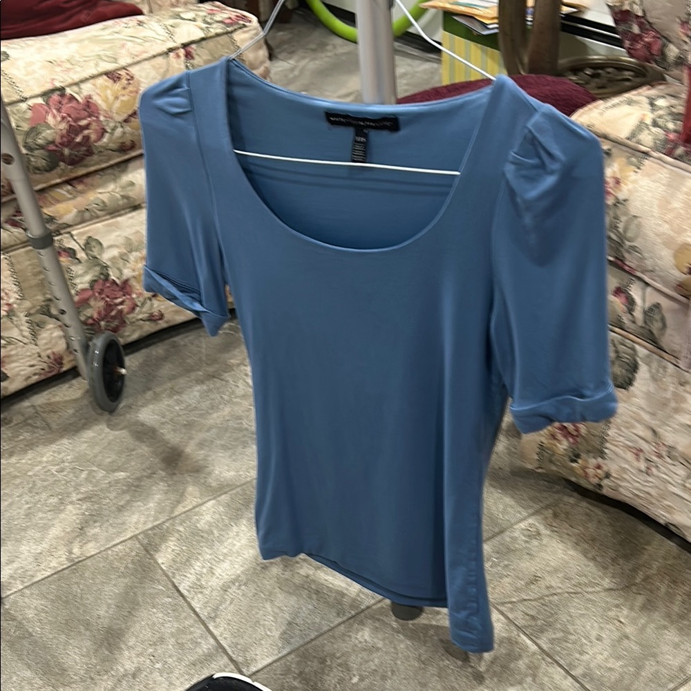 White House Black Market Blue Fitted Scoop Neck Blouse